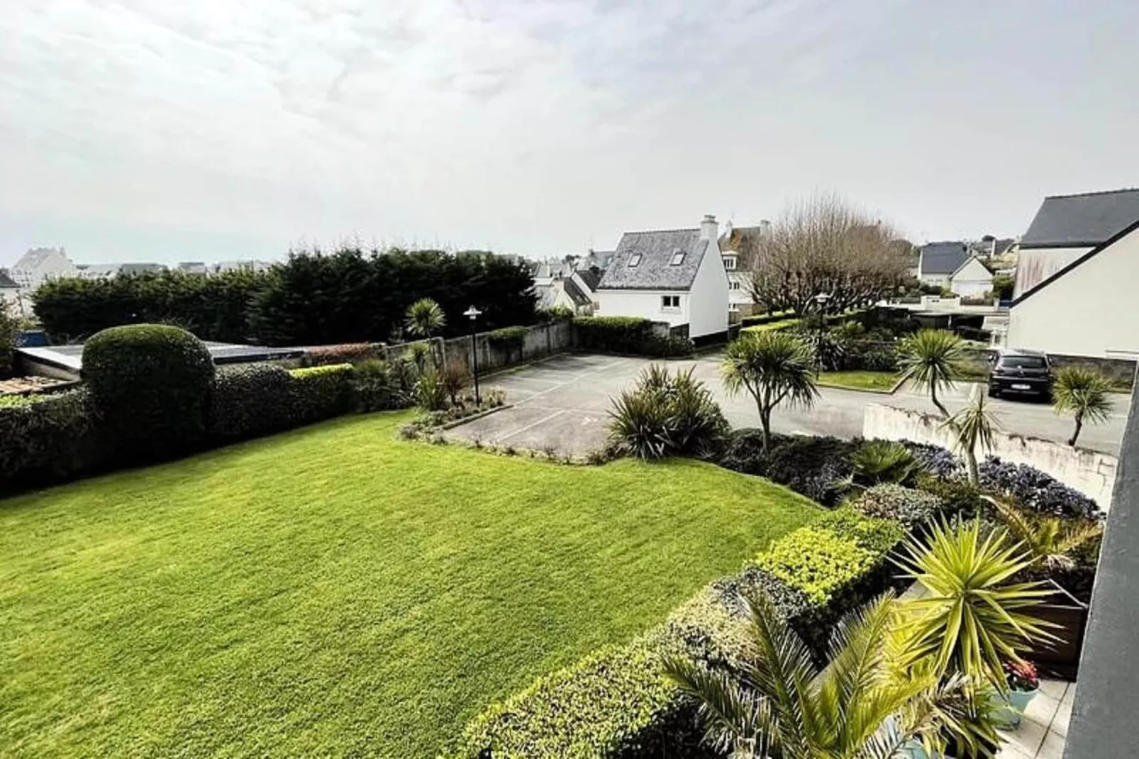 Résidence Bel Appartement En R&eacute;sidence Centre Ville  Avec Parking Class&eacute; 3*-Uitzicht zomer