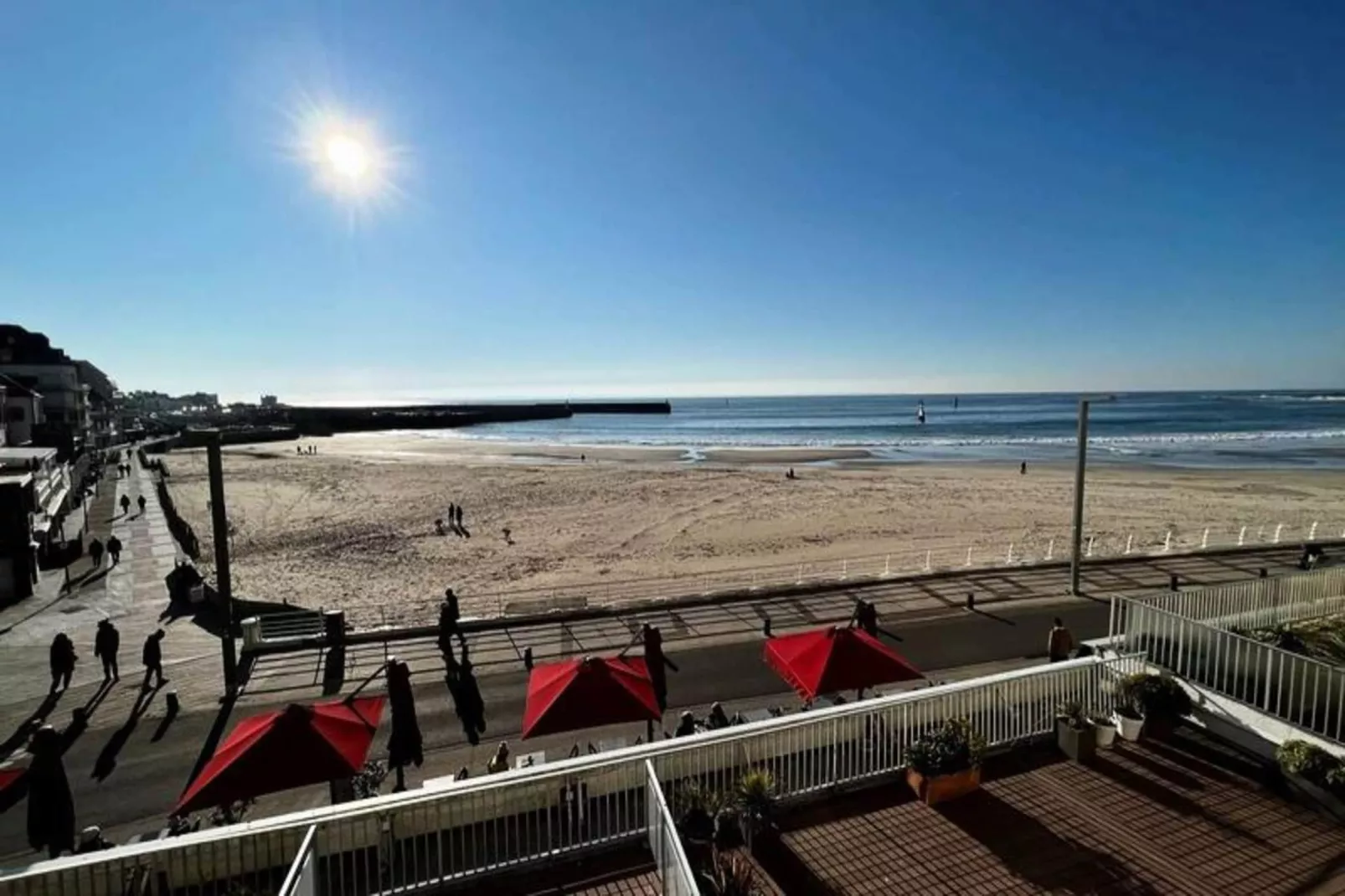 Résidence Dauphins-Uitzicht zomer