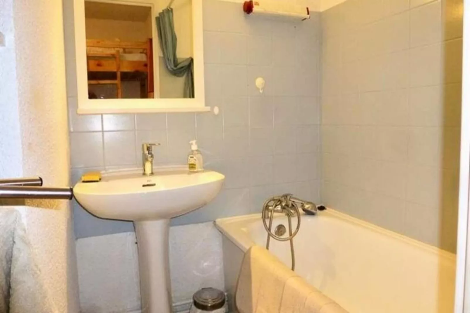 Résidence Rioulet-Badkamer