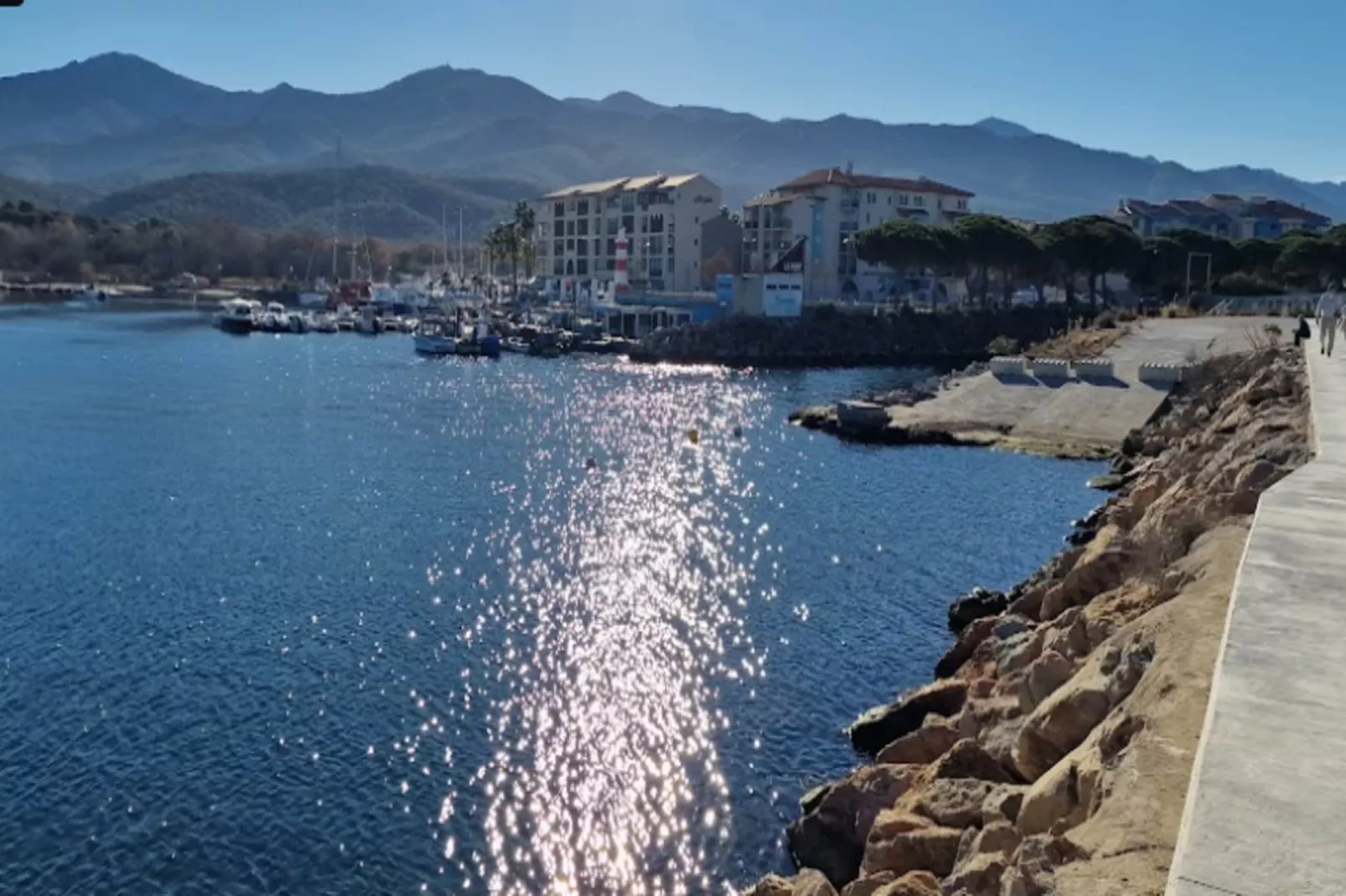 Résidence Mer & Golf Port Argelès***-Buitenkant zomer