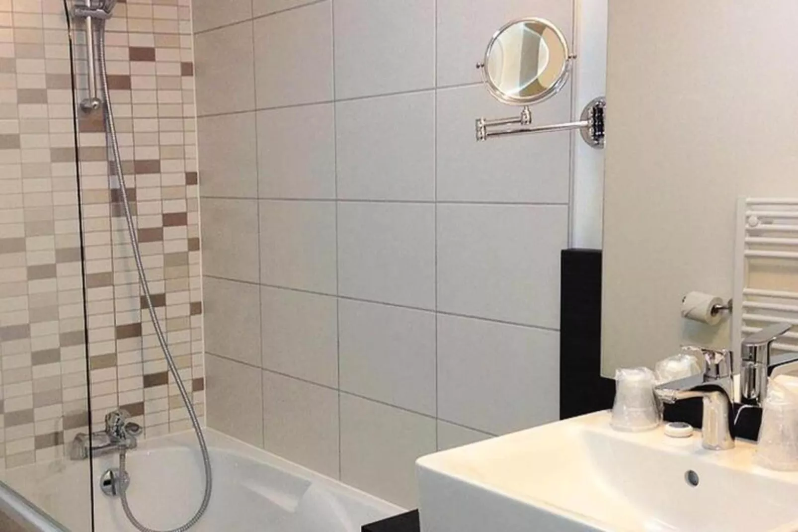 Appart'hôtel Odalys La Rose d'Argent-Badkamer