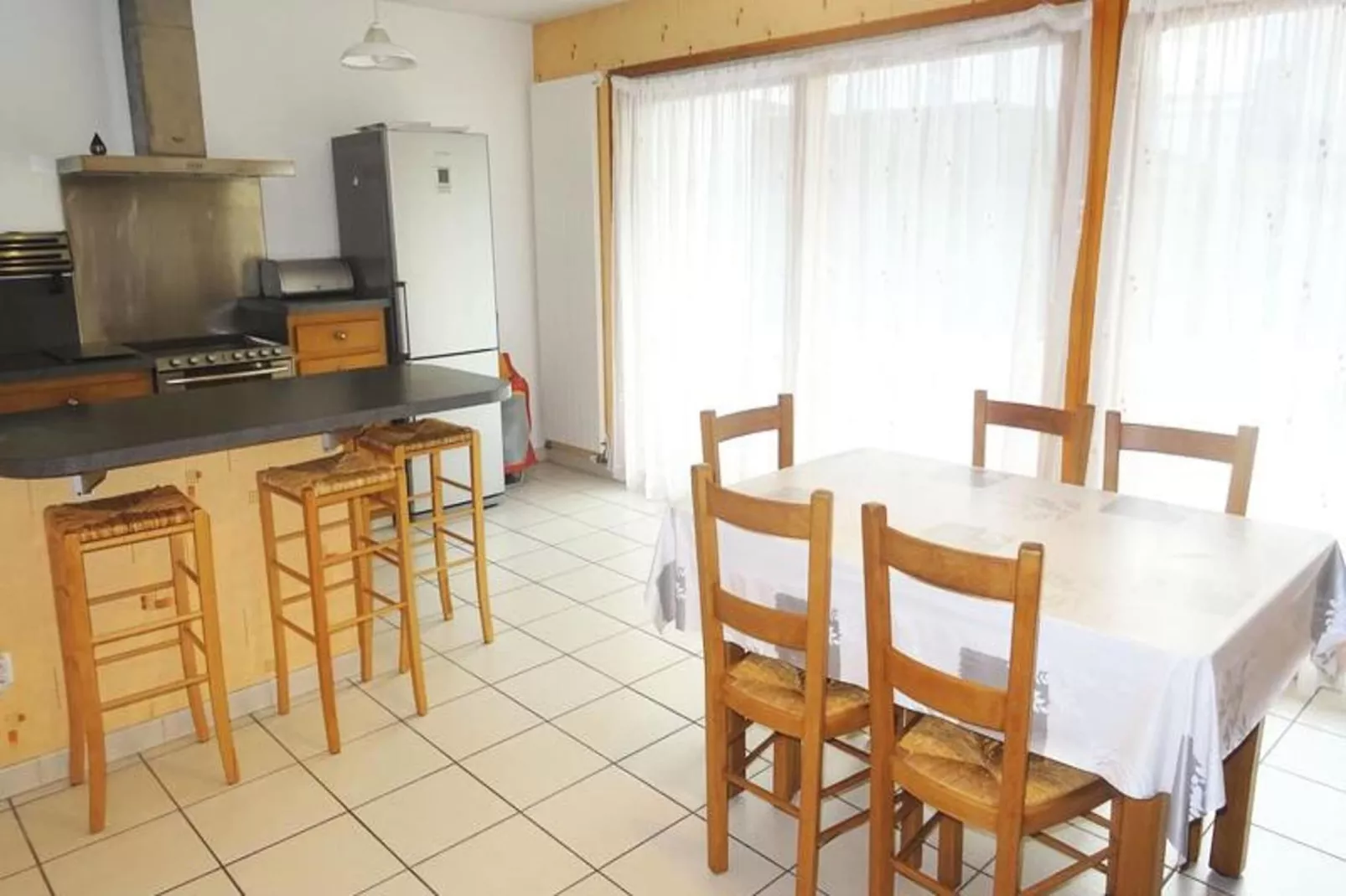 Residence L'albizia-Eetkamer