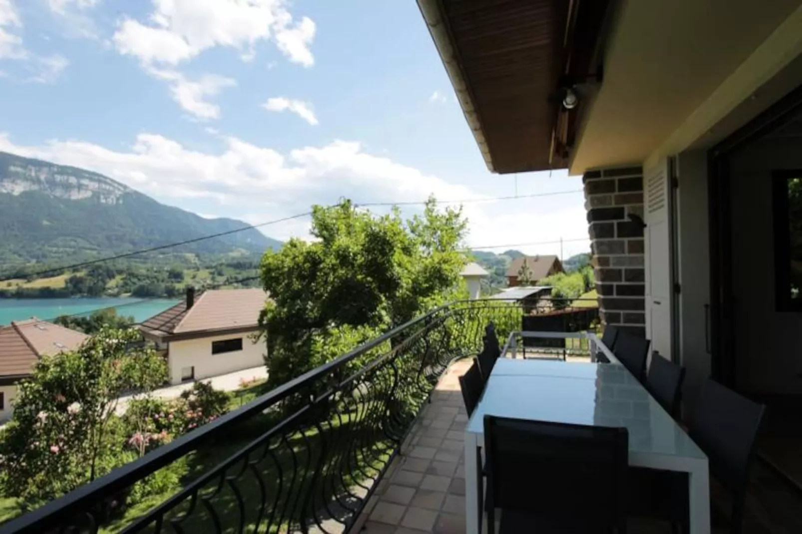 Belle Villa Sur Les Coteaux Du Lac D'aiguebelette!