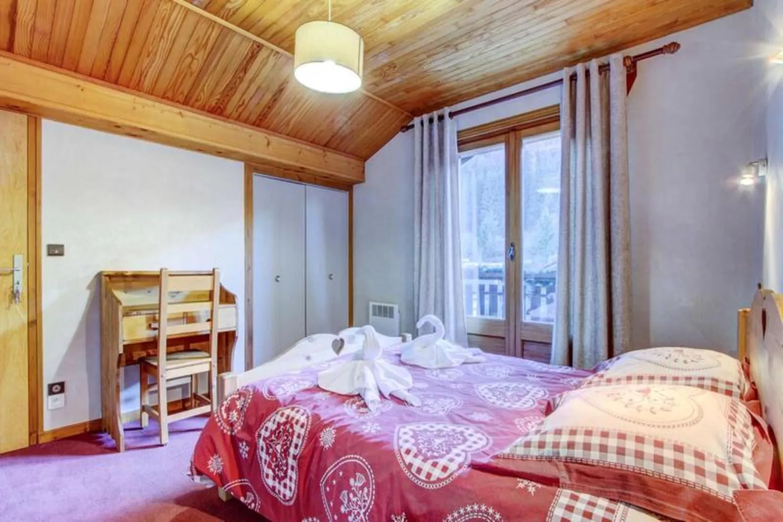 Résidence L'outo-Buitenkant zomer