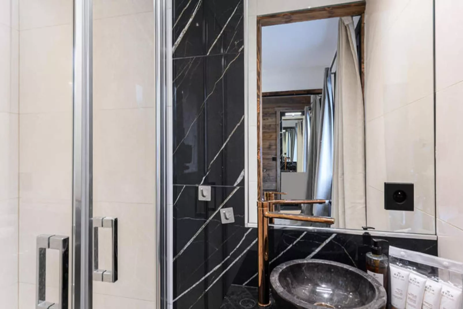 Résidence La Regence-Badkamer