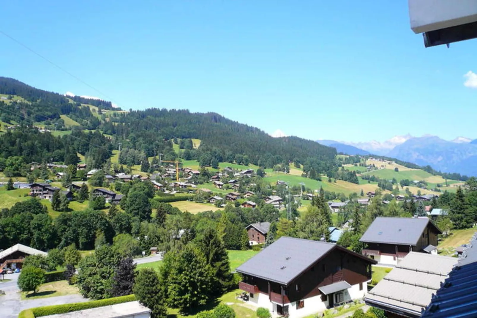 Résidence Princesse En Etraz Narcisse-Uitzicht zomer