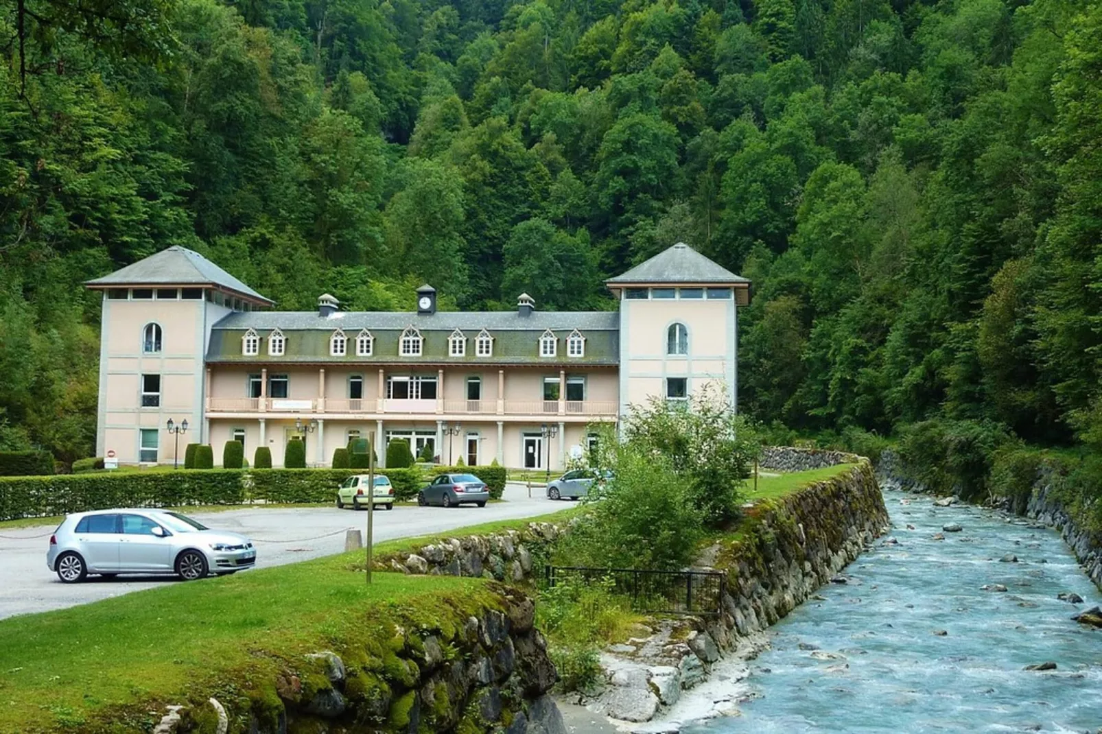 Résidence Les Bruyeres-Buitenkant zomer