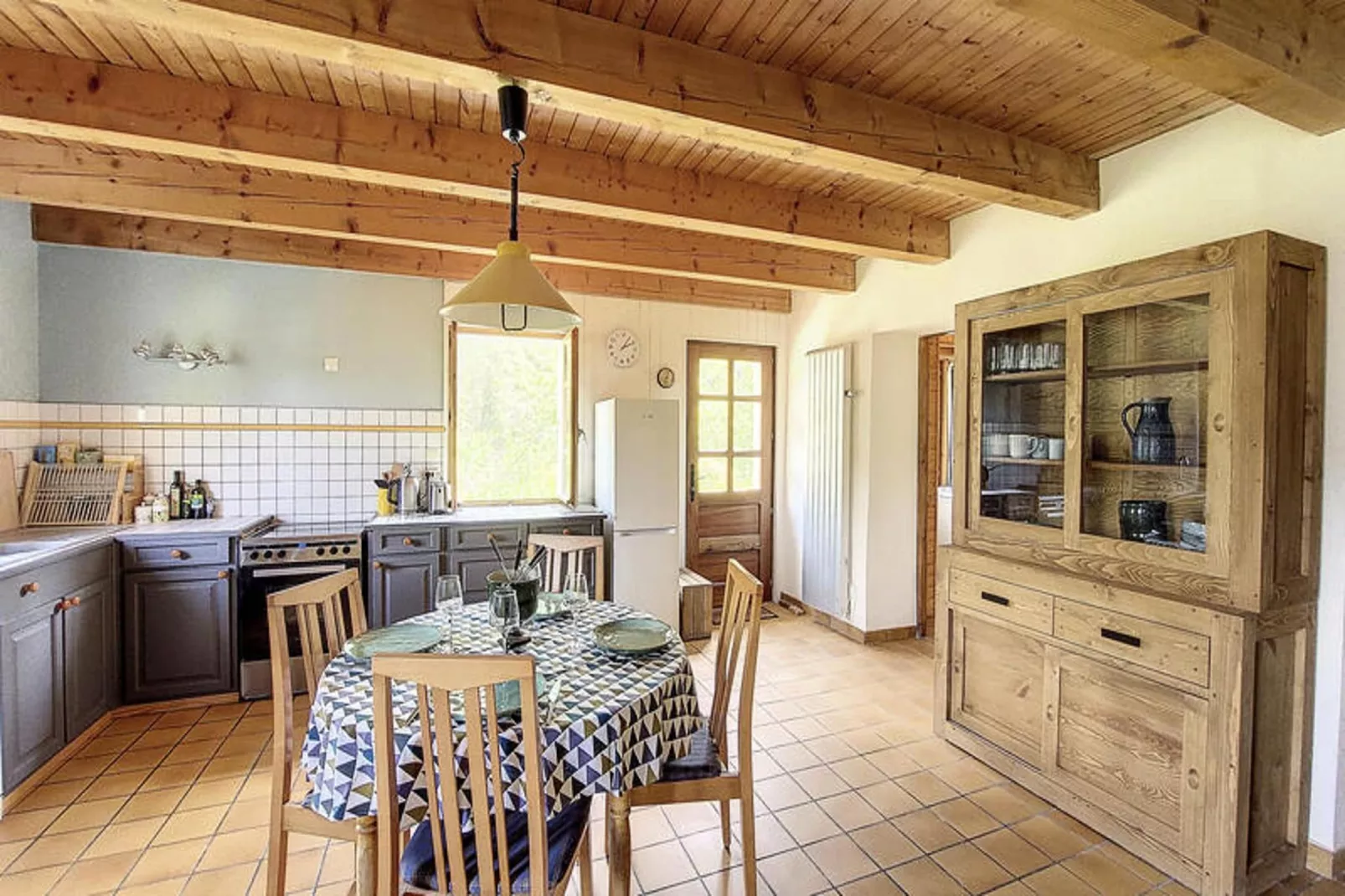 Chalets à Seytroux (Haute-Savoie)-Eetkamer