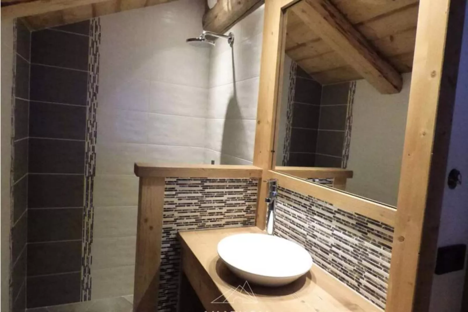 Chalet Rayjeanne-Badkamer