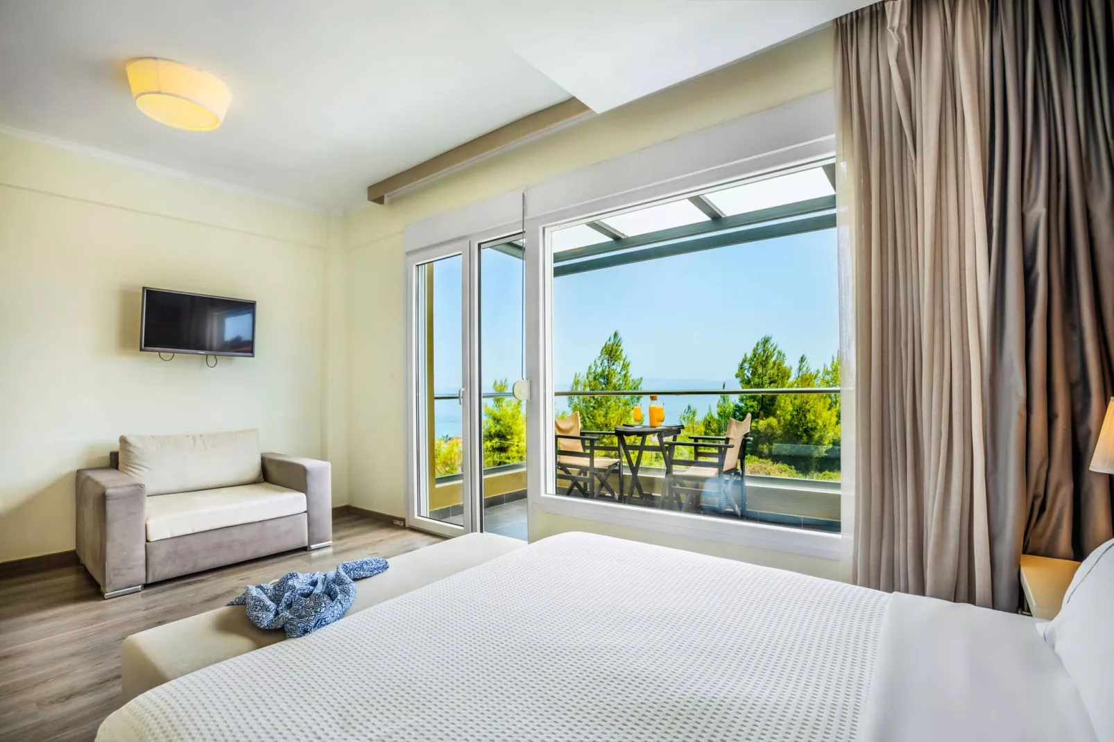 Holiday homes Sunny Villas Resort and SPA, Chanioti-SPA VILLA (1 BEDROOM)-Slaapkamer