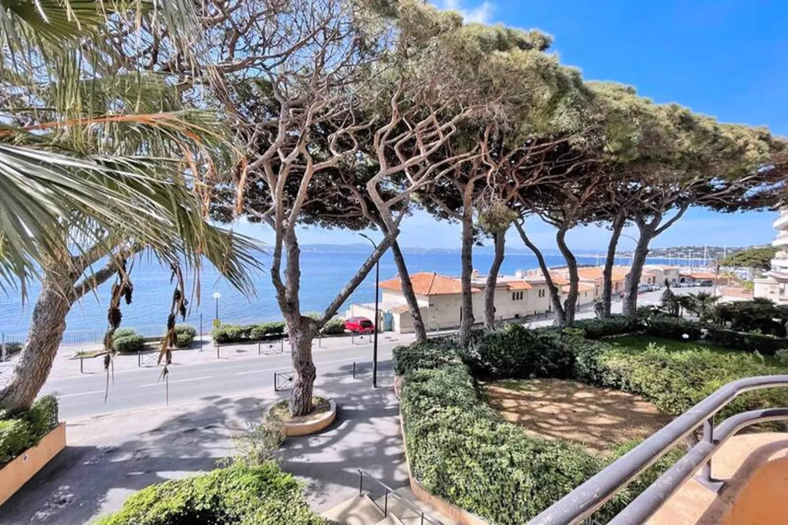 Résidence Villa Maxime-Uitzicht zomer