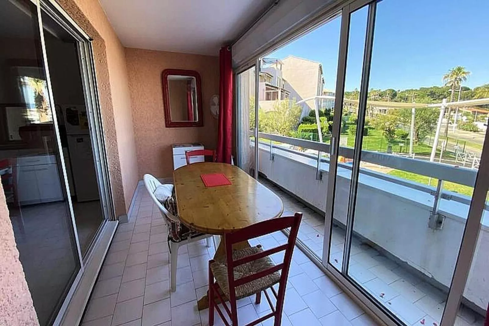 Résidence Port Helena Coudouliere-Eetkamer