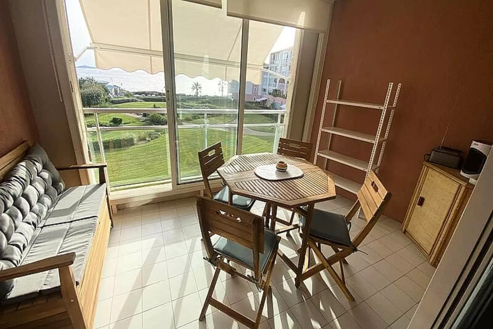 Résidence Morieres B-Uitzicht zomer