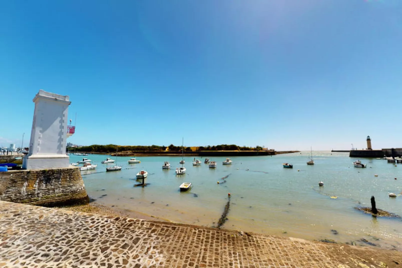 Appartements à Saint-Gilles-Croix-de-Vie-Image-tags.