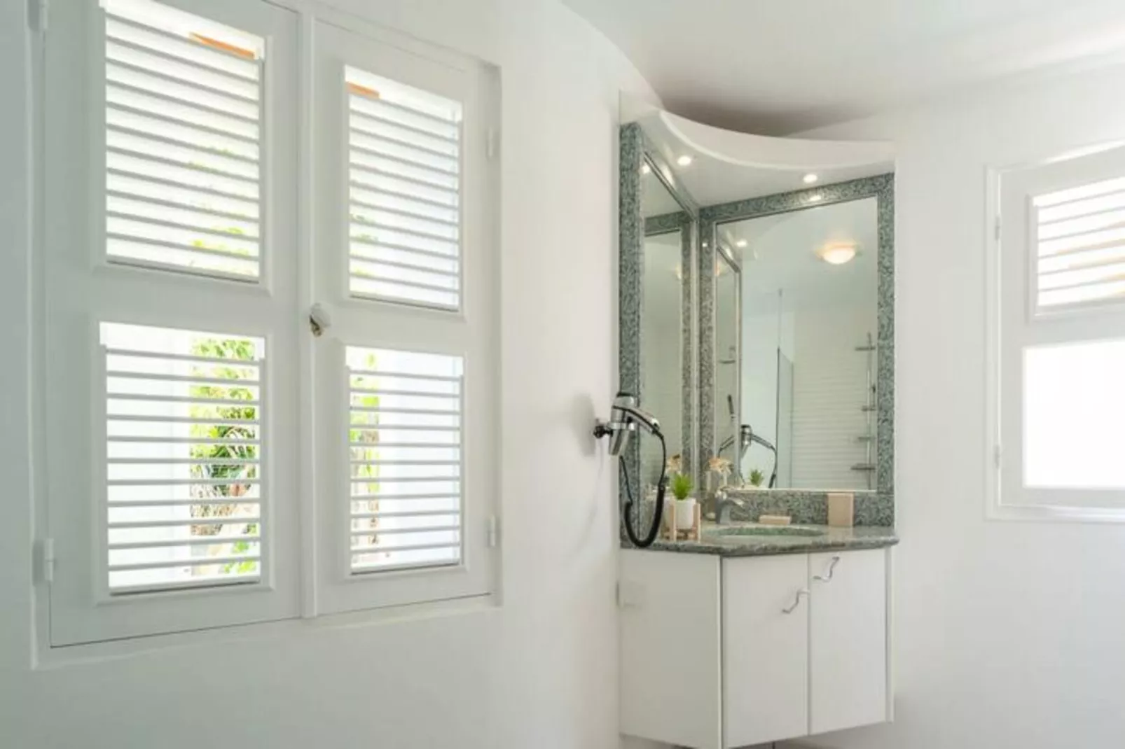 Villa Ladouchka-Image-tags.