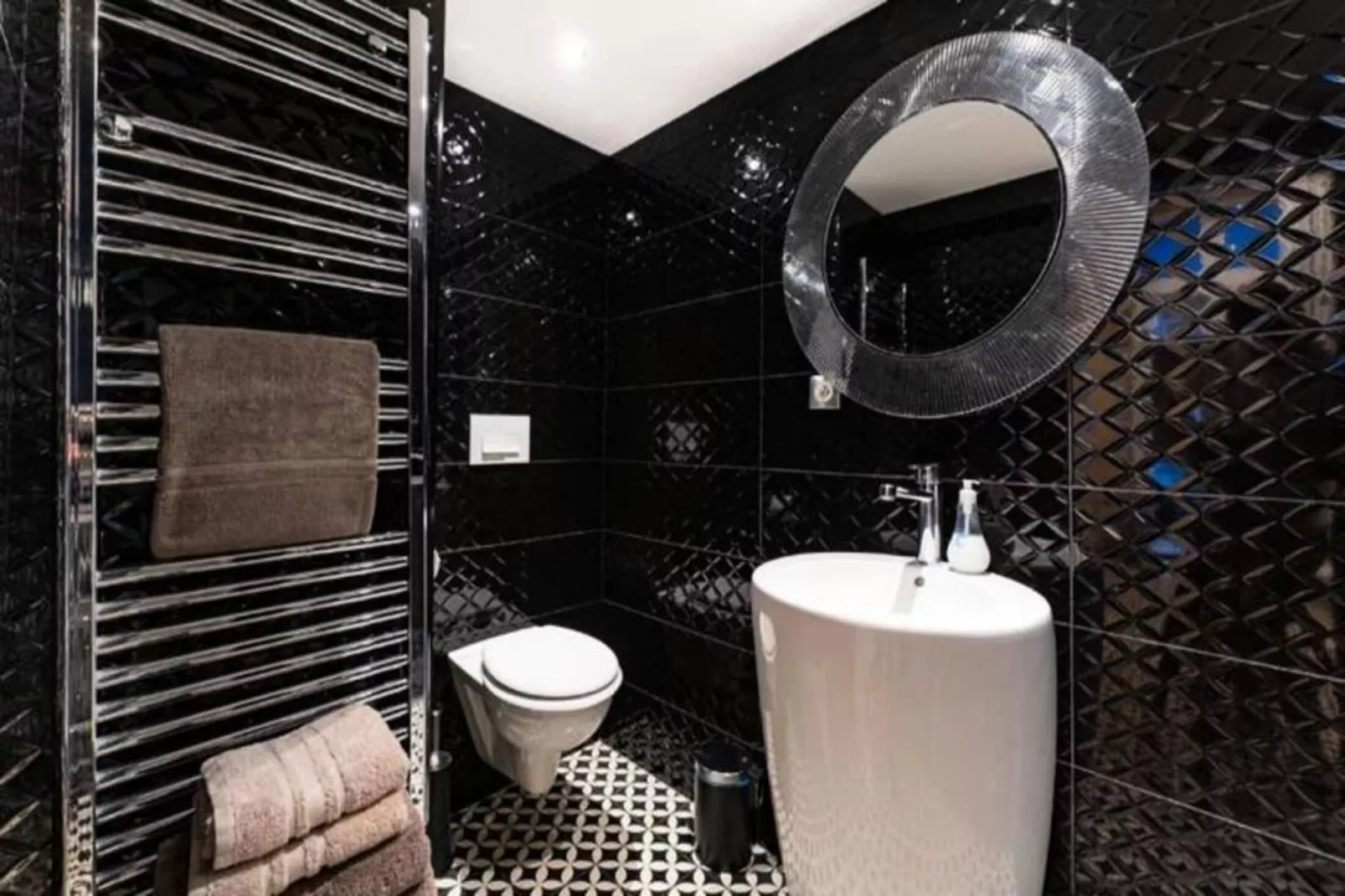 Studio D'architecte Charmant Dans Un Immeuble Du Xviii&egrave;me Dans Le Centre-Badkamer