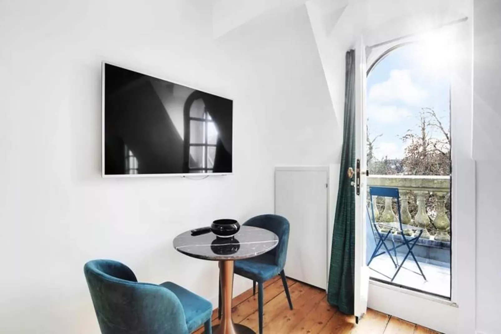 Maison Labruy&egrave;re - Suite Cosy Jardin-Buitenkant zomer