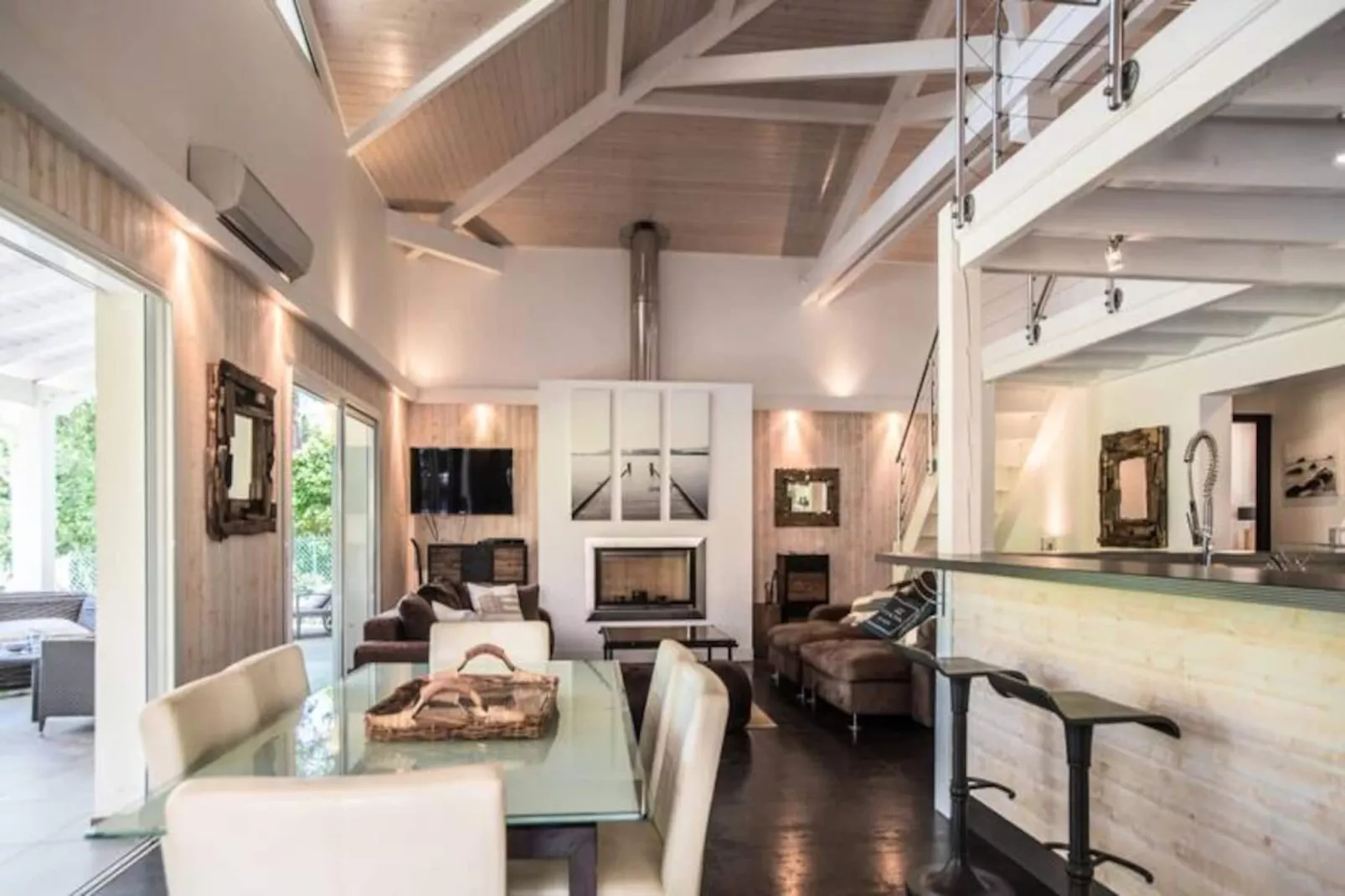 Magnifique Villa Climatis&eacute;e -10 Personnes Avec Piscine Et P&eacute;tanque - Pyla-Image-tags.