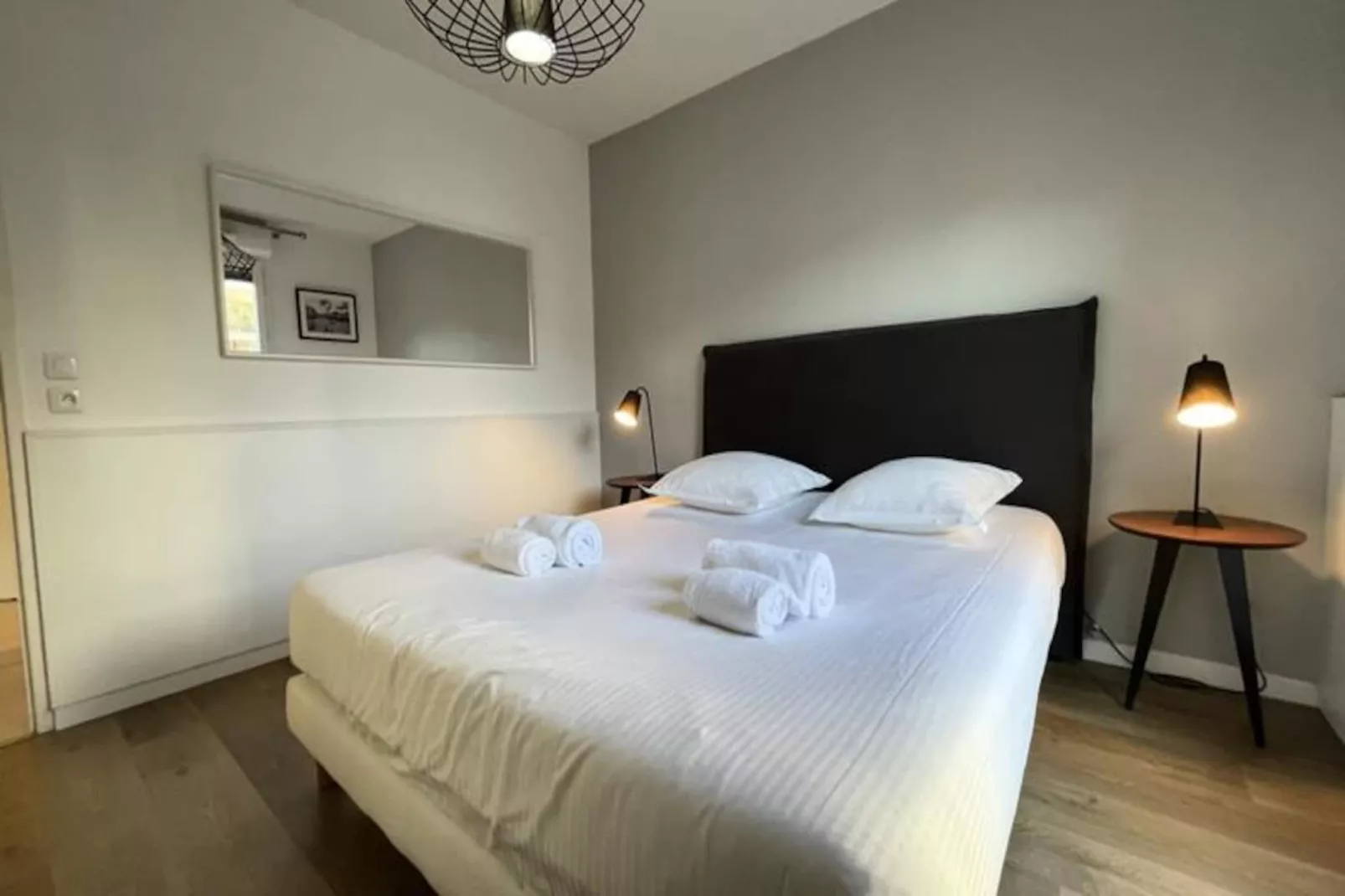 Appartement Rayonnant Et Moderne Tr&egrave;s Bien Situ&eacute;, Proche De La Cit&eacute; Du Vin-Image-tags.