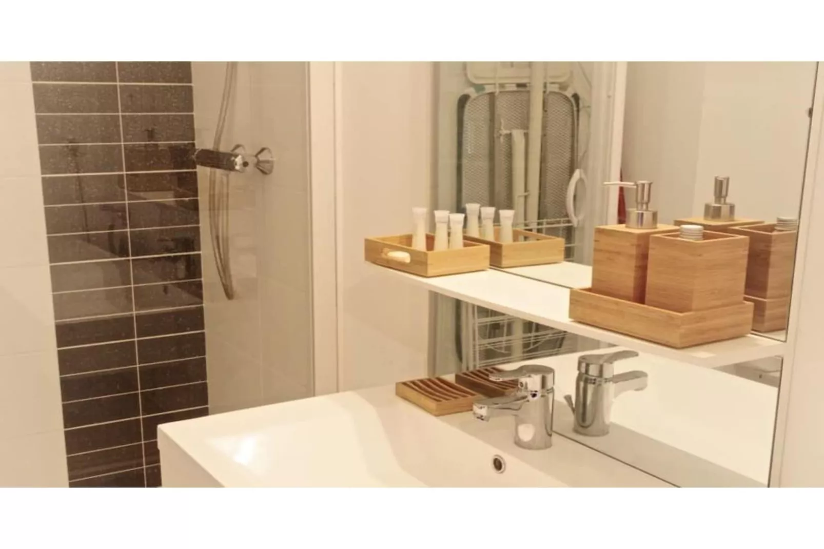 Appartement Charmant Et Moderne Pour 4 Avec Parking, Proche Cit&eacute; Du Vin-Keuken