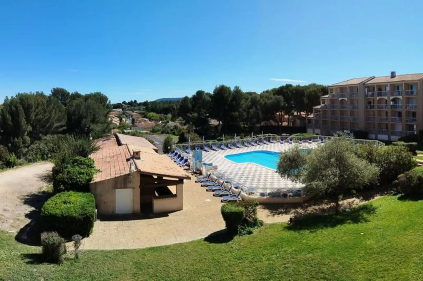 Résidence les Hauts de Balaruc - maeva Home-Buitenkant zomer
