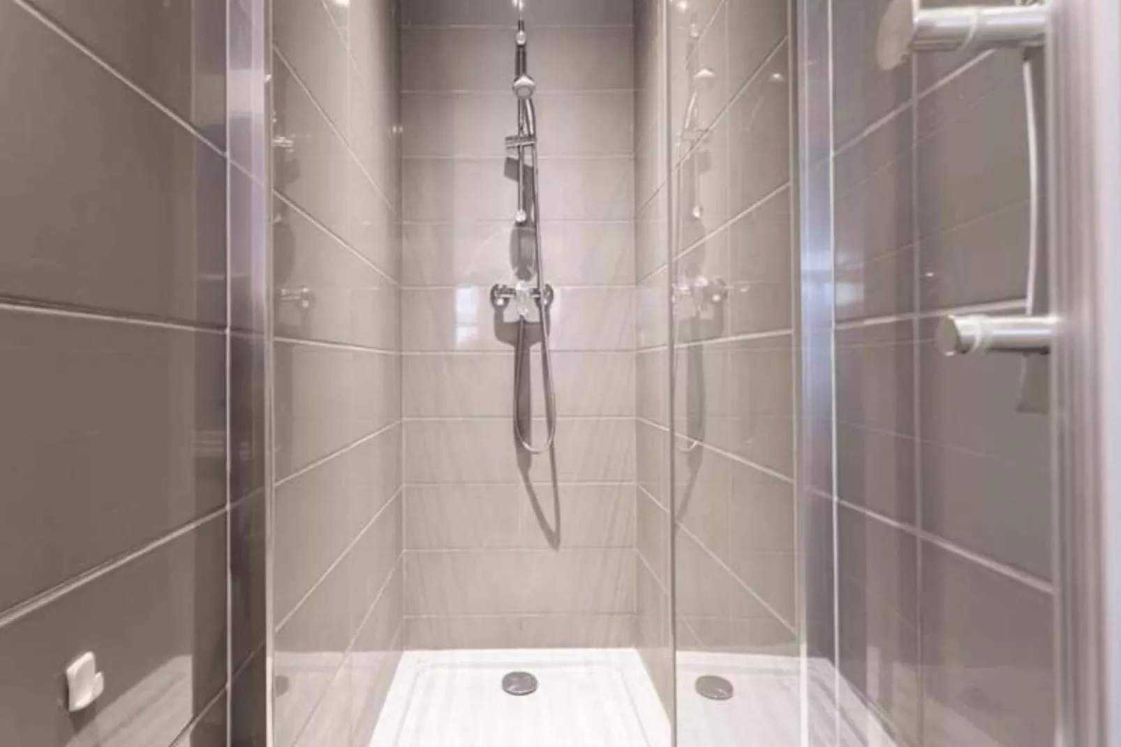 | Le Jaur&egrave;s 🍊| T2 Tout &eacute;quip&eacute; | Balcon, Wifi-Badkamer