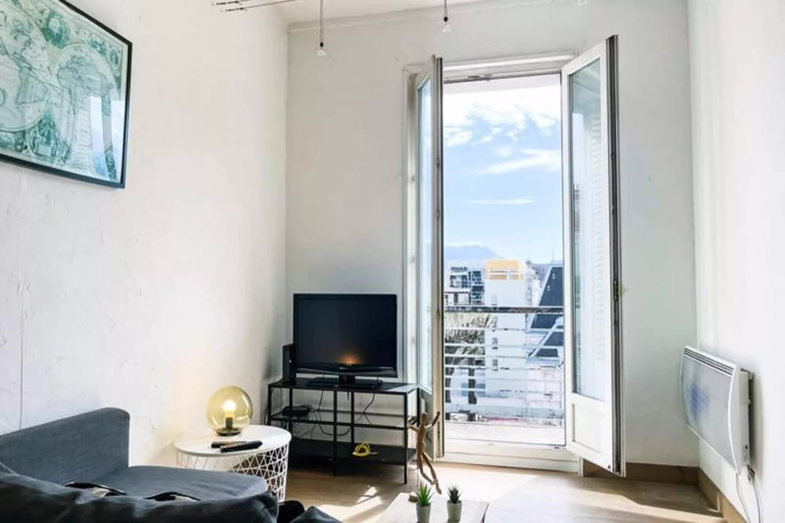 Pretty Light In Grenoble ☀ T2-Woonkamer