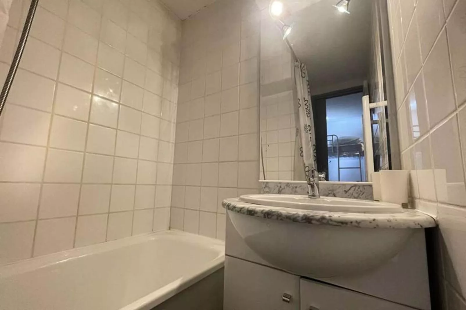 Résidence Arc En Ciel C-Badkamer