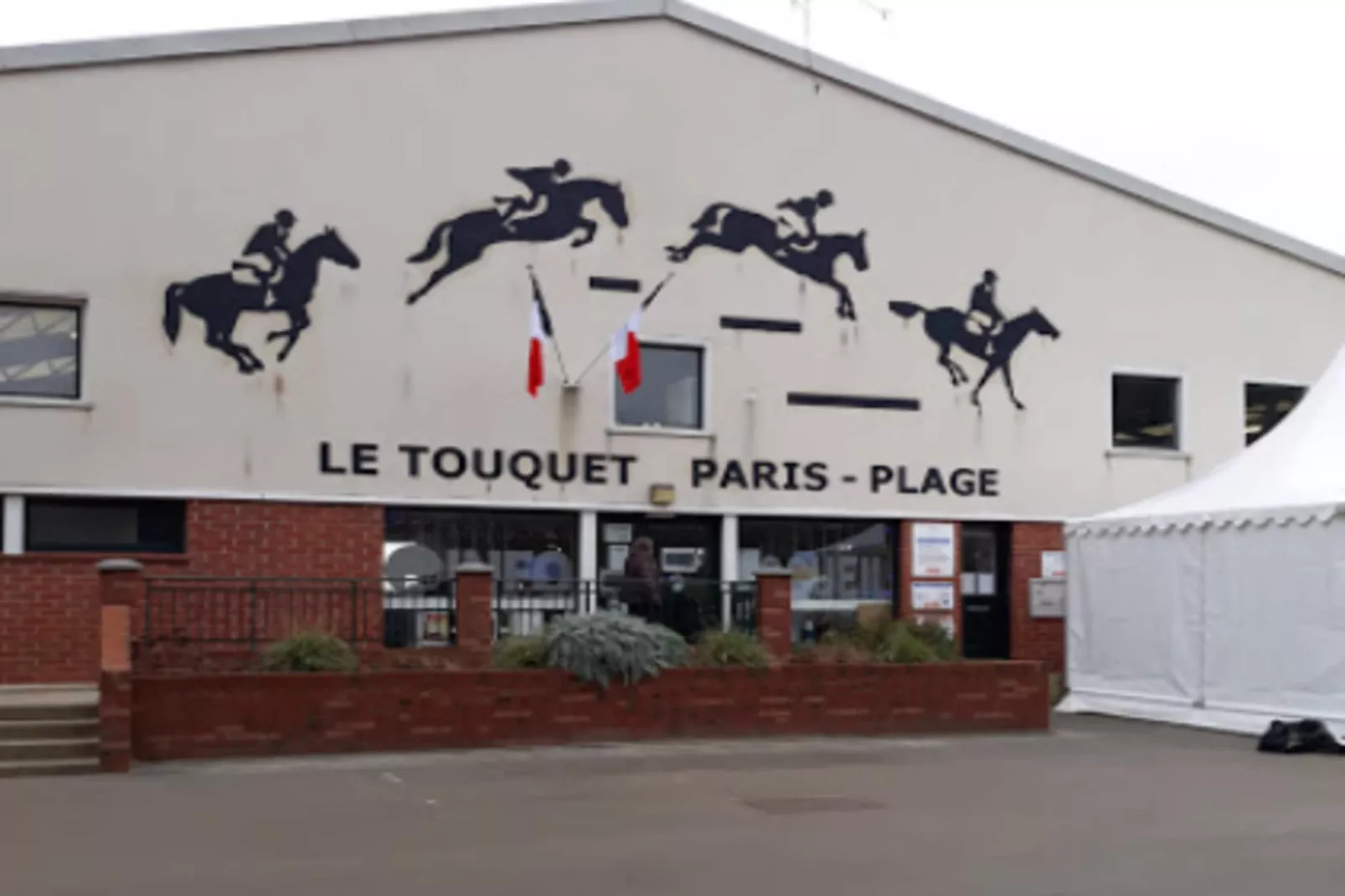 Résidence Bel Appartement 5 Pers Avec Piscine, Tennis Et Parking 236-Buitenkant zomer