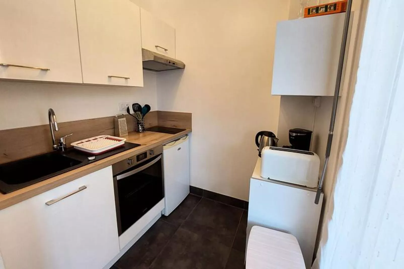 Résidence Le Commodore-Keuken