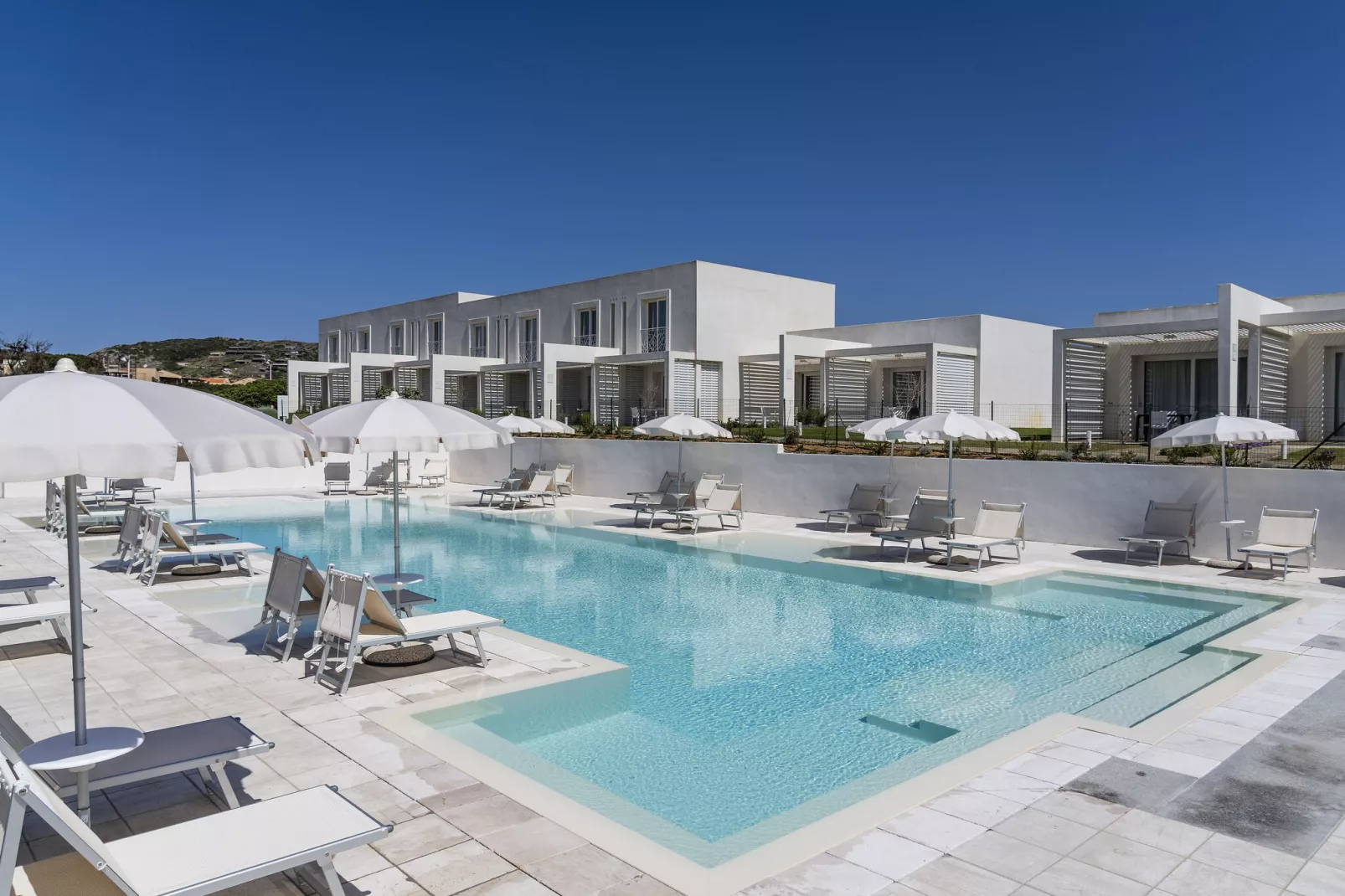 Residence Capo Falcone Stintino "Bilo 4 Premium"-Zwembad