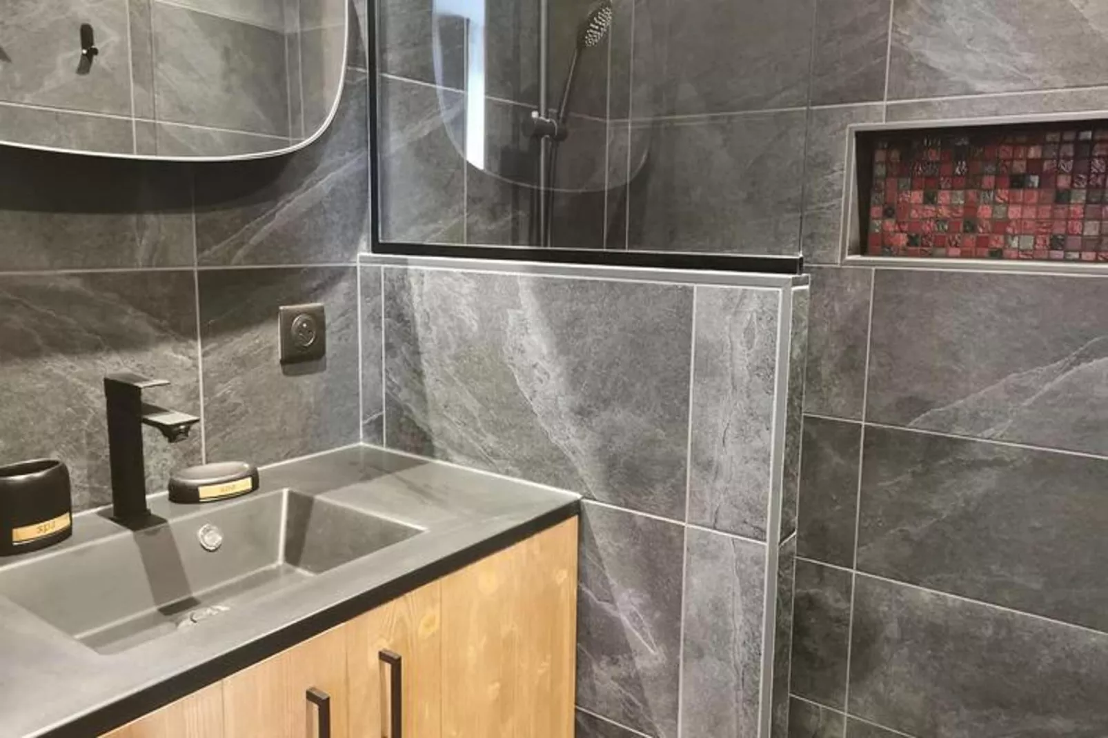 Résidence Souche-Badkamer