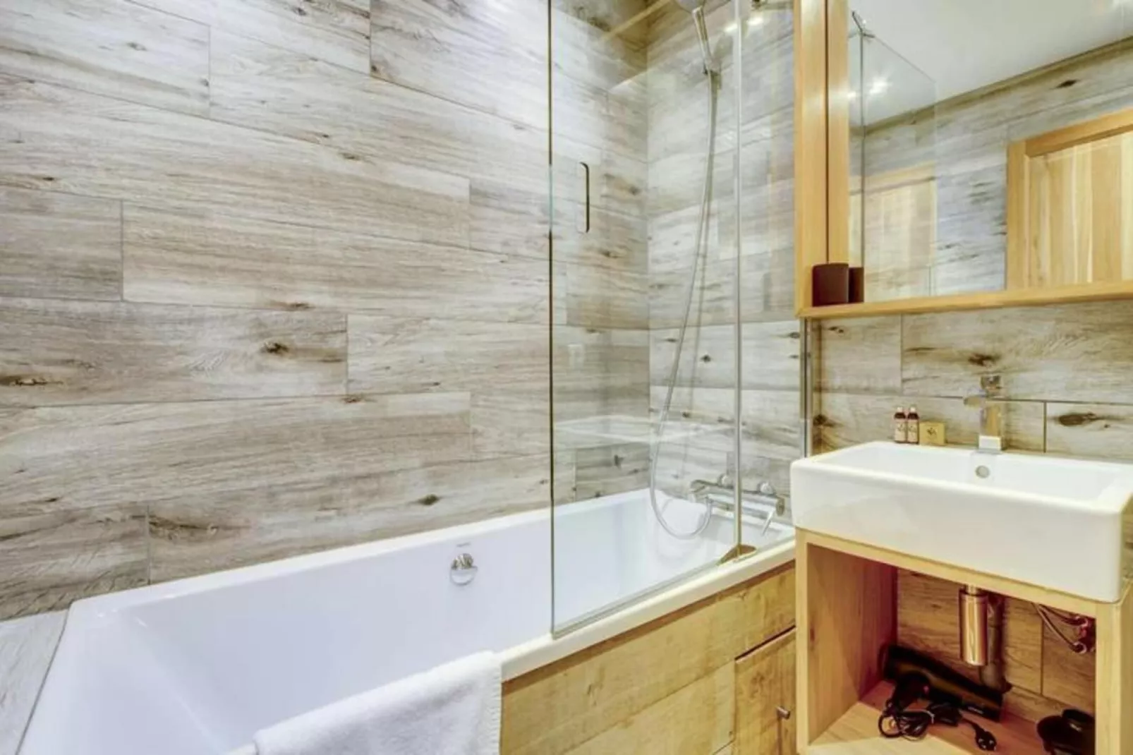 Résidence L' Auberge-Badkamer