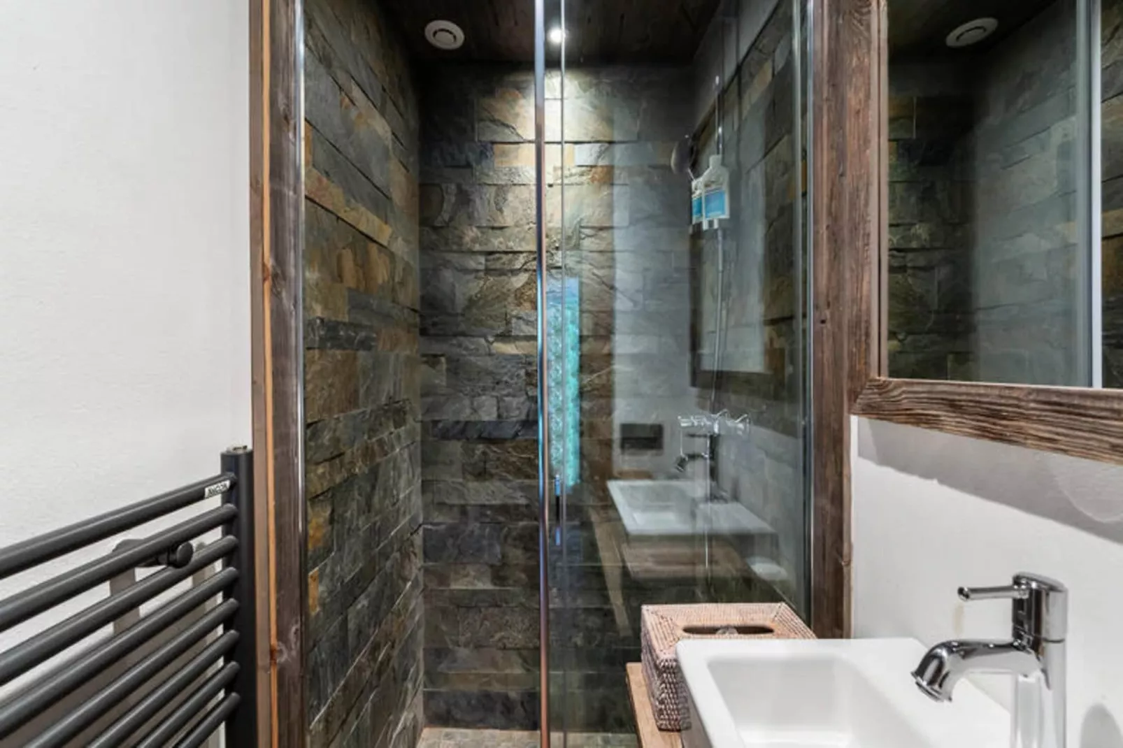 Résidence Amethyste-Badkamer