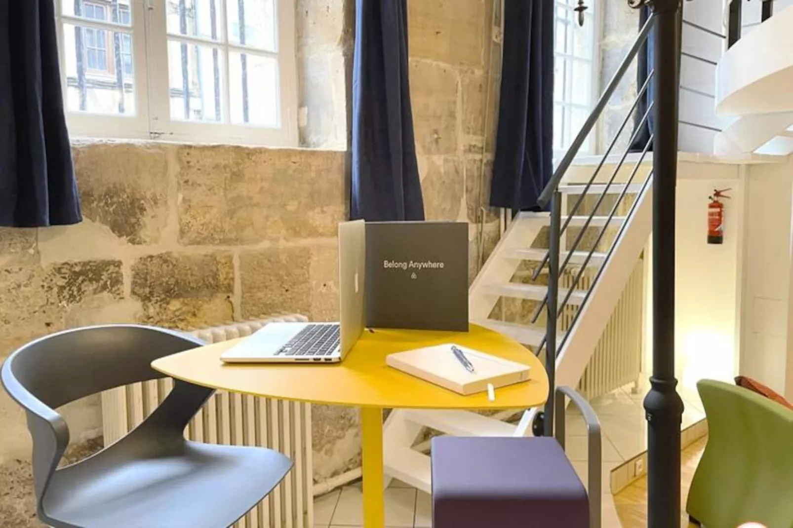 🎨 Loft De L'artiste - Parking - Standing-Image-tags.