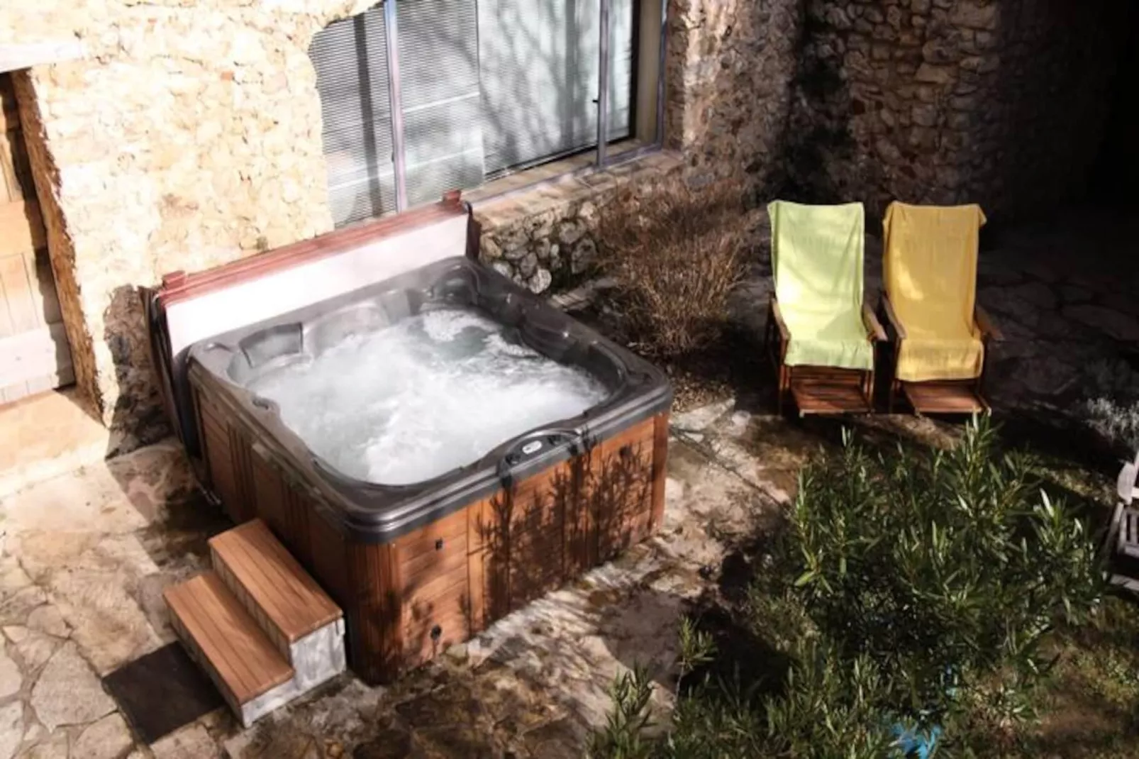 Lou Petarel, Mas Proven&ccedil;al Typique Avec Piscine Partag&eacute;e, Calme, Nature-Image-tags.