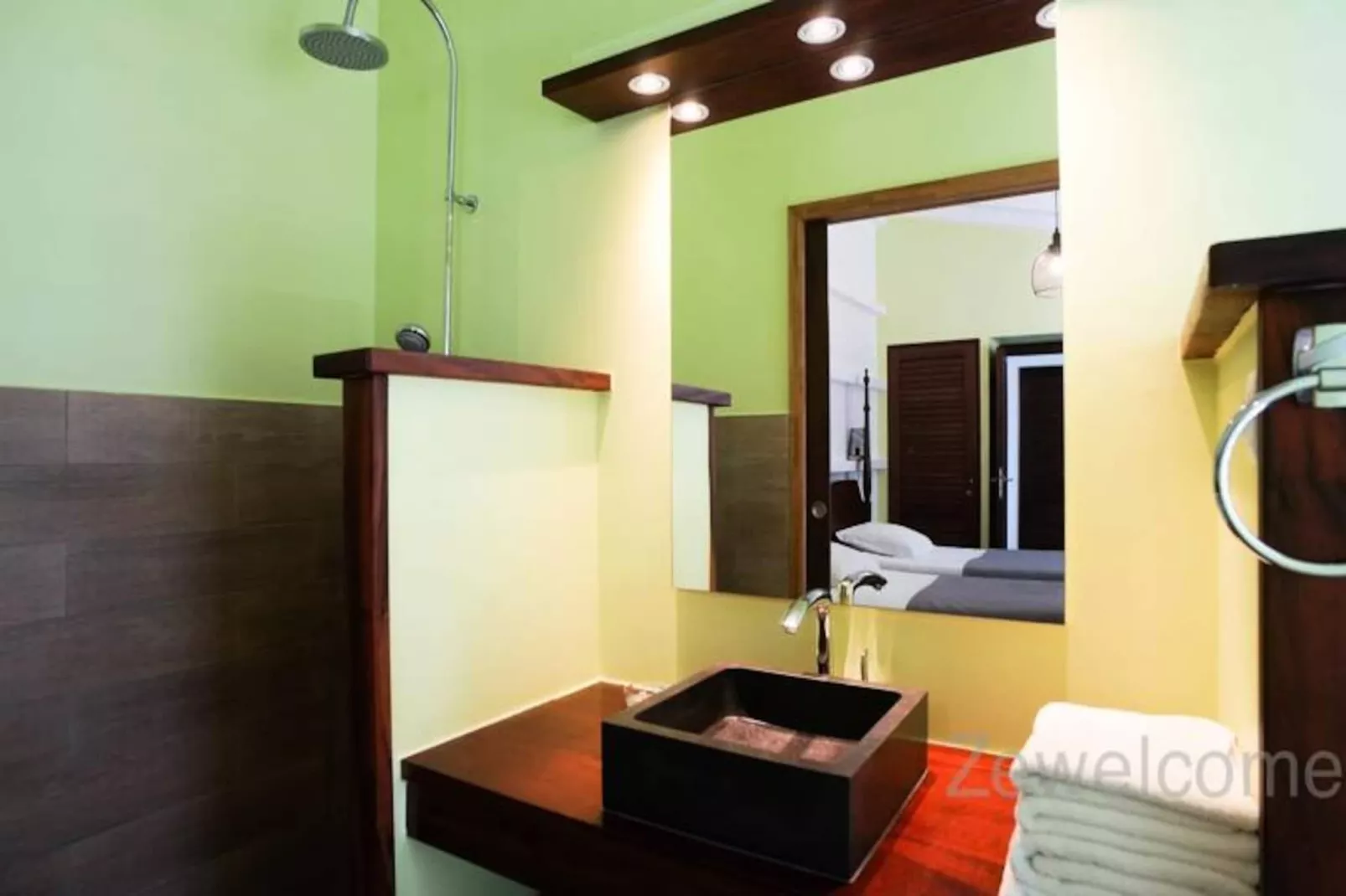 Villa Sea Side-Image-tags.