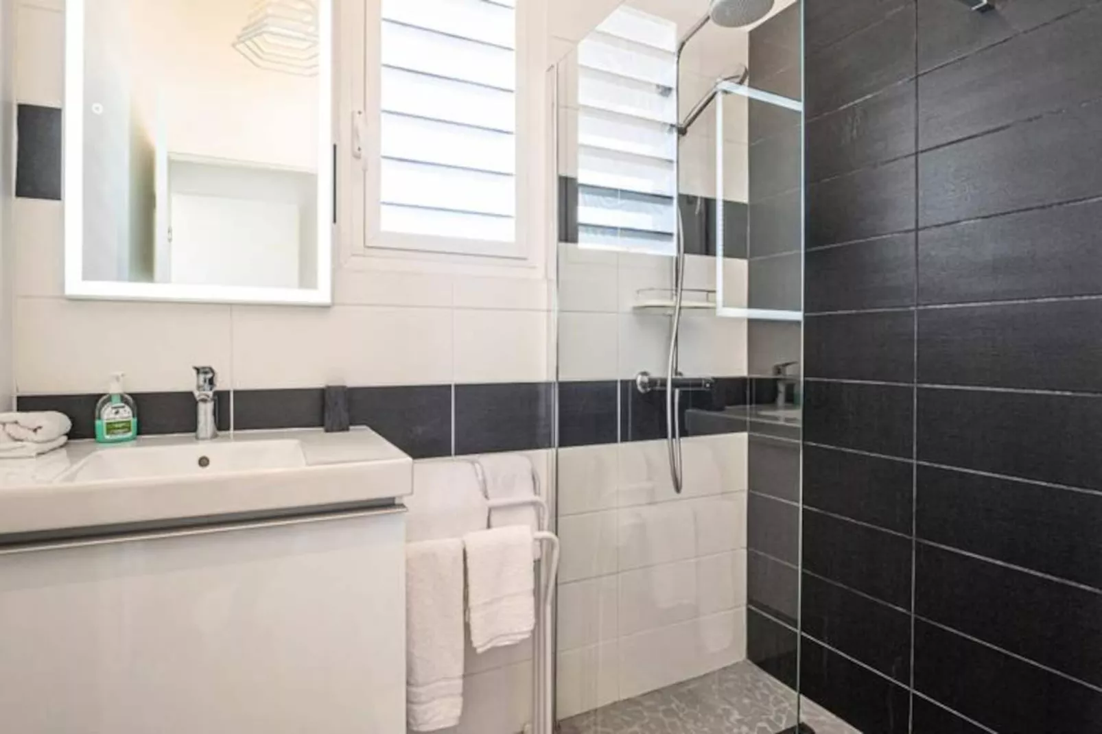 Villa Colibri-Image-tags.