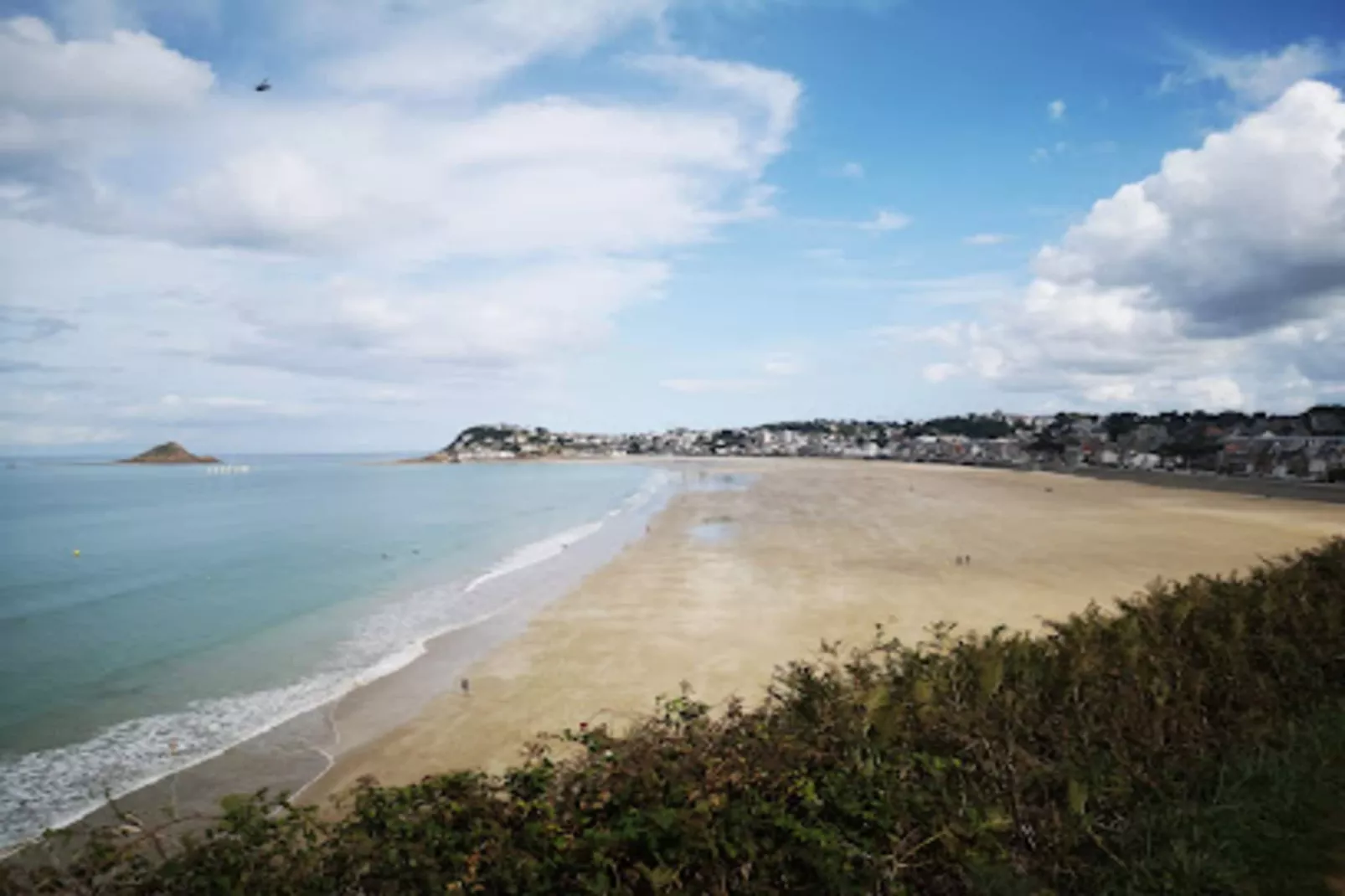 Résidence Maitre De Port-Buitenkant zomer