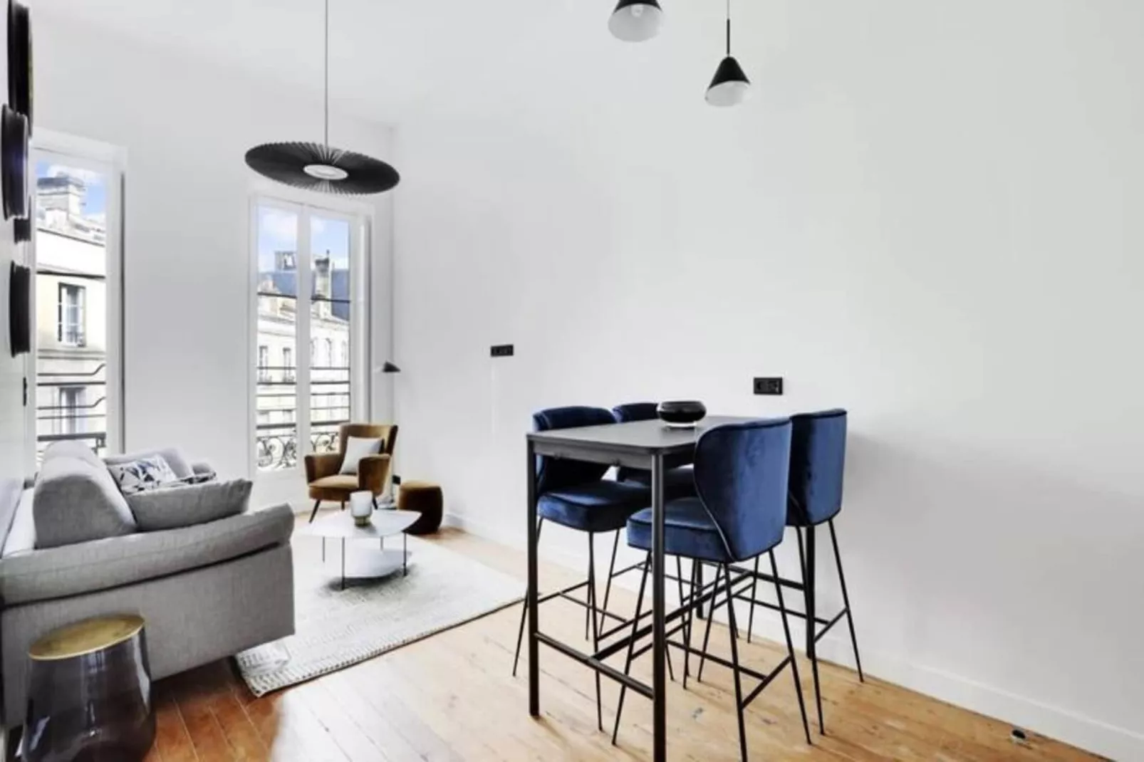 Maison Labruy&egrave;re - Suite Aviau-Buitenkant zomer