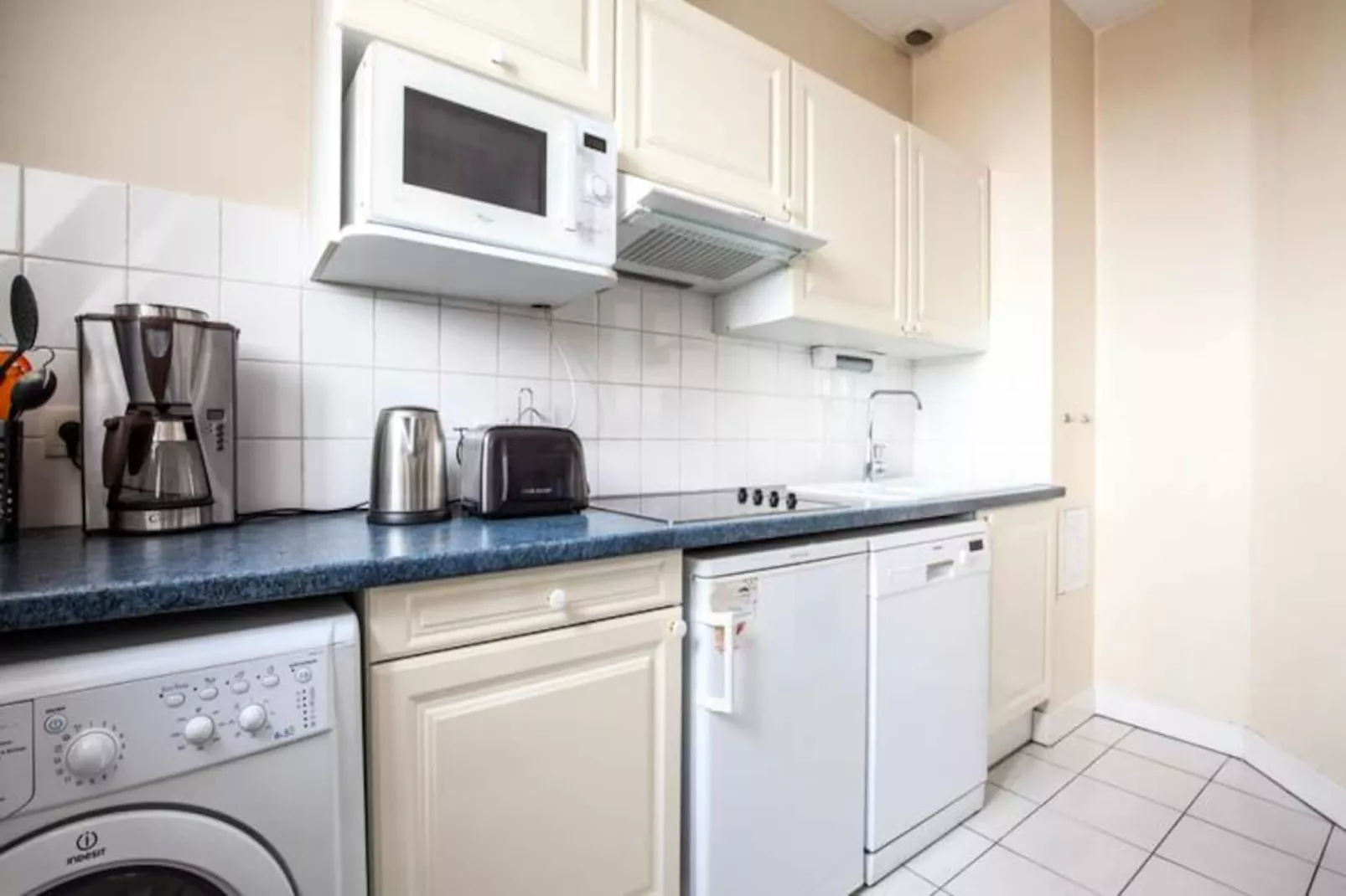 Bel Appartement Dans Un Immeuble Historique Proche Des All&eacute;es De Tourny-Image-tags.