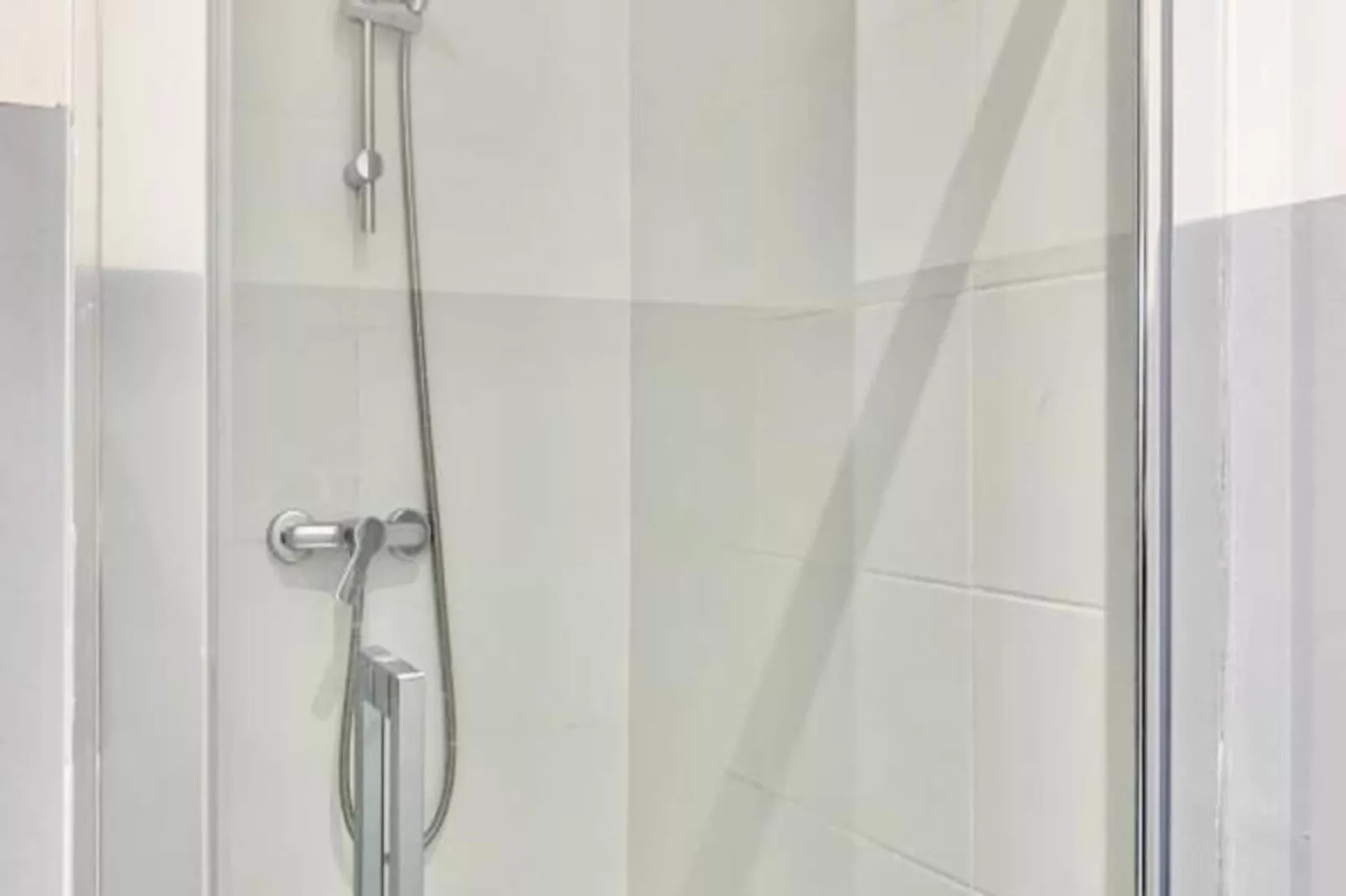 | Hello Sunshine ☀️| T3 6 Couchages| Caserne De Bonne-Badkamer