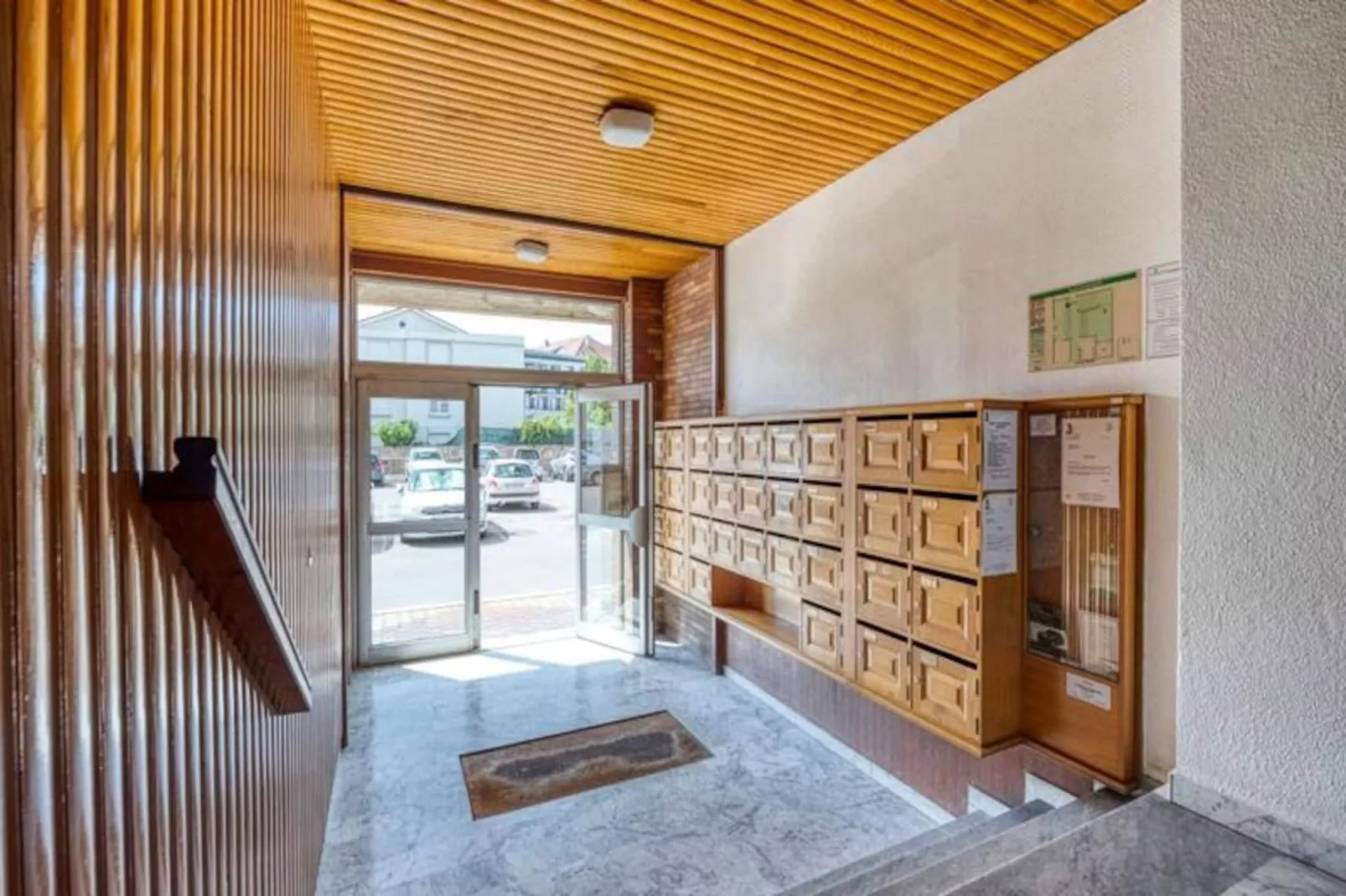 | L'ang&eacute;lique Des Eaux Claires 🪽| Parking-Image-tags.