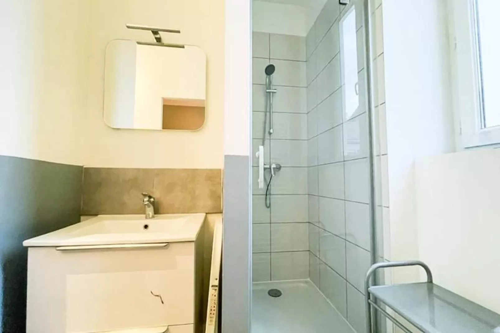 | Le Rochambeau 🎭 L'aigle | Vallier Lib&eacute;ration |-Badkamer