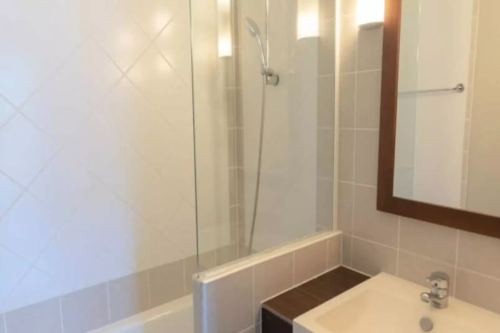 Résidence Appt 6 Pers Avec Piscine Couverte, Tennis Et Parking Priv&eacute; Gratuit 117-Image-tags.