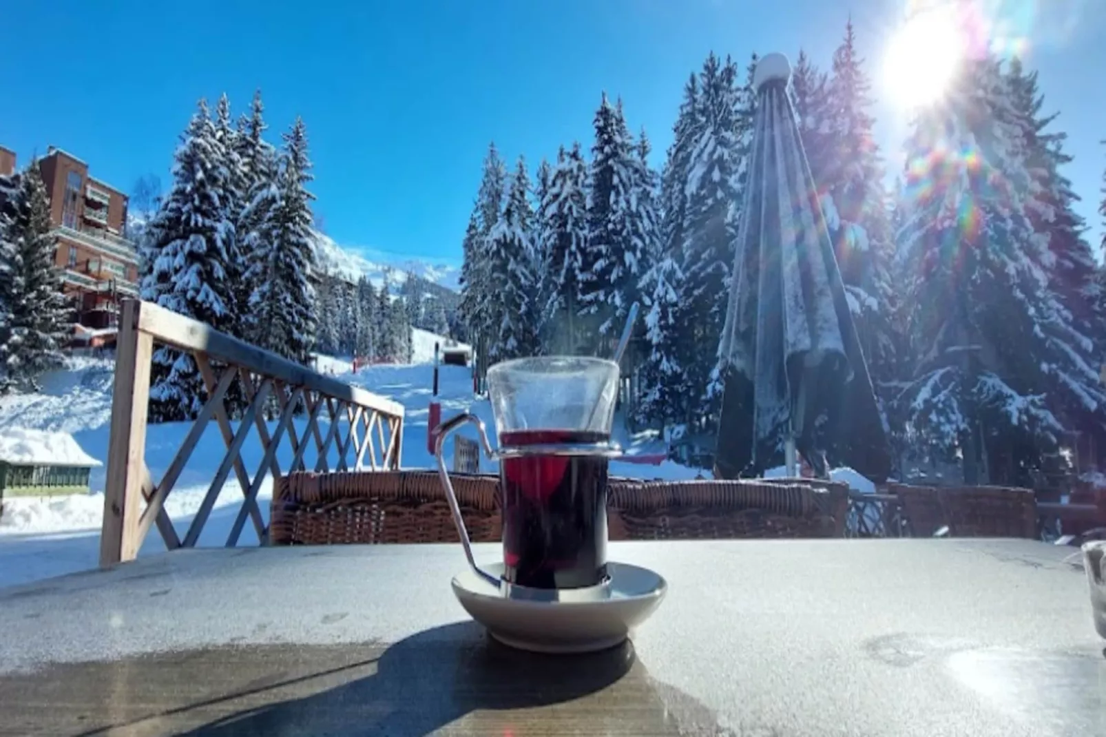 Résidence Bouquetins A-Buitenkant zomer