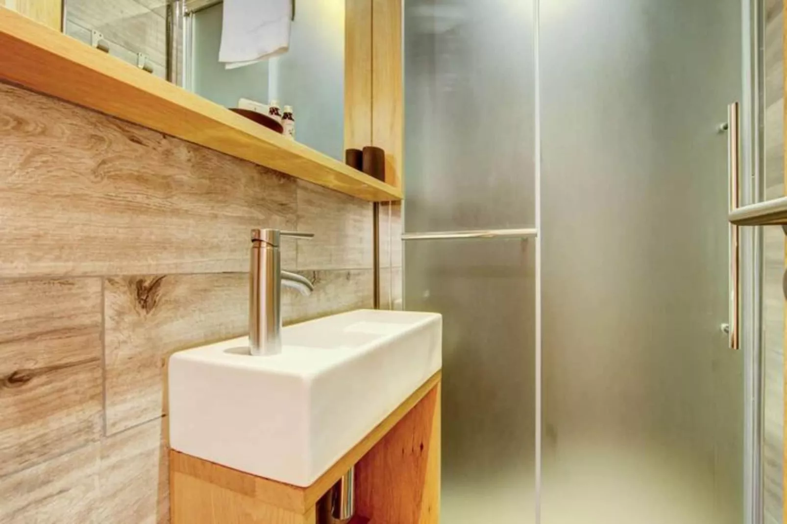 Résidence L' Auberge-Badkamer