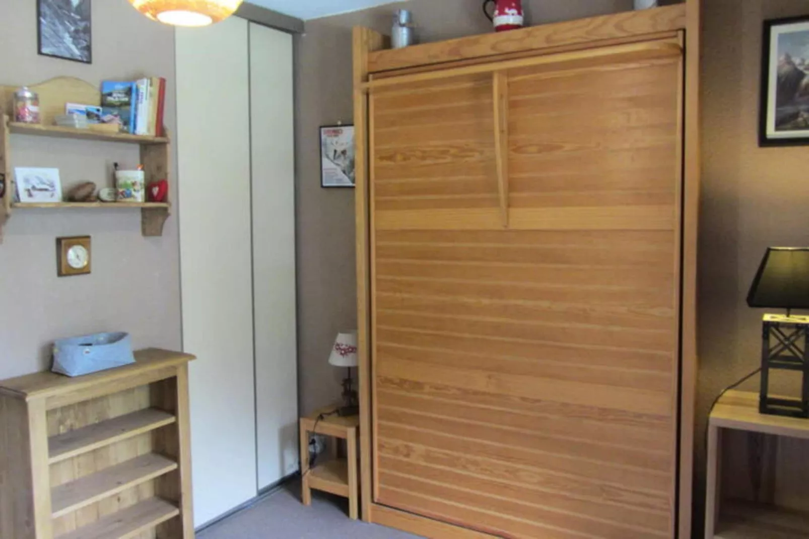 Résidence Combettes-Buitenkant zomer