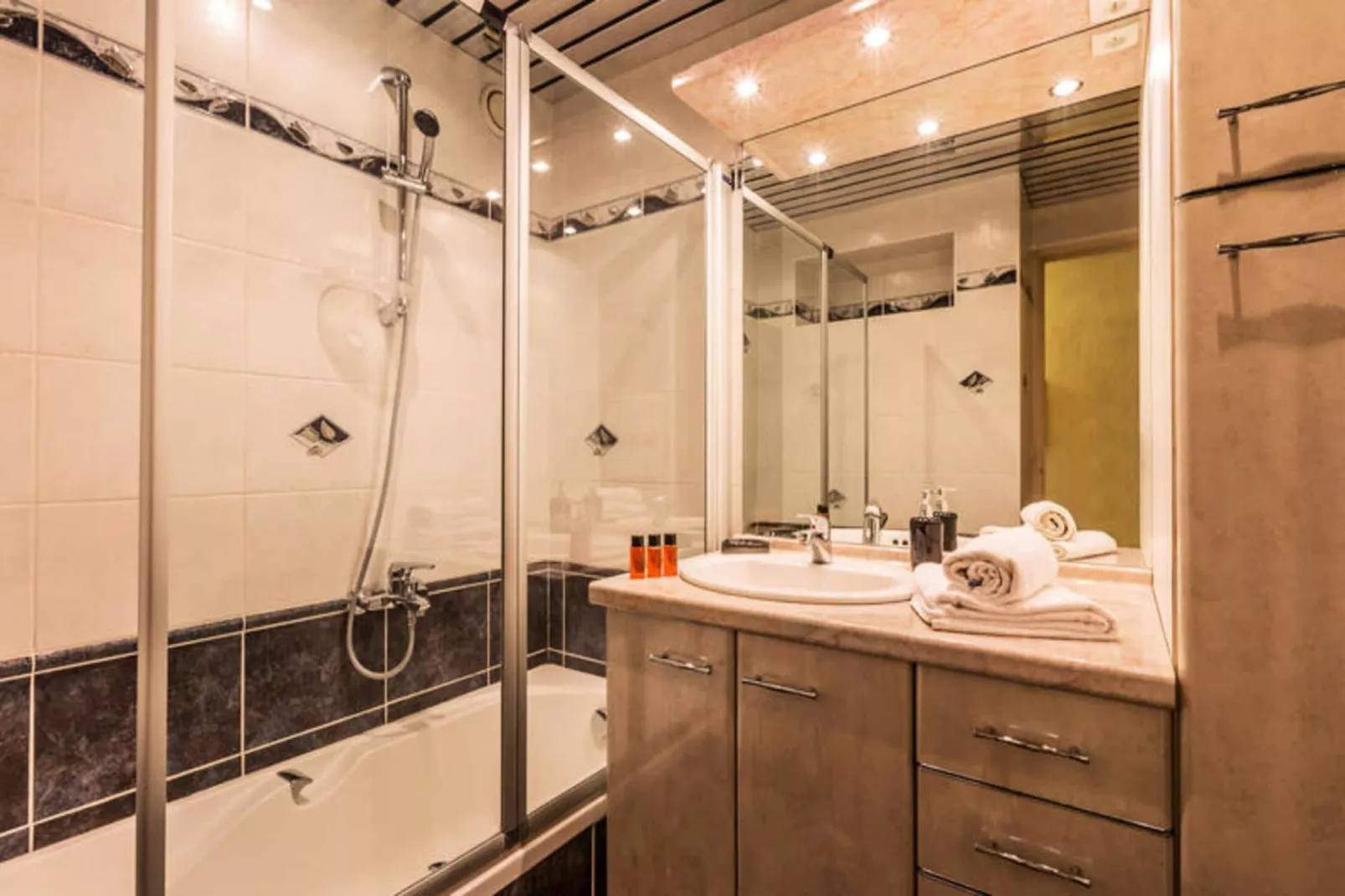 Résidence Belmont-Badkamer