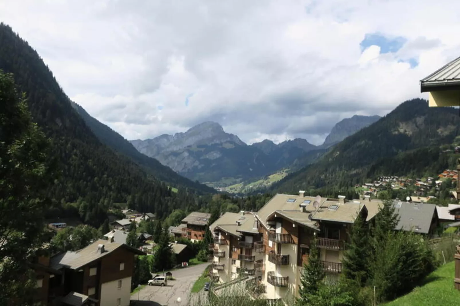 Résidence Chaumiere Des Neiges-Uitzicht zomer